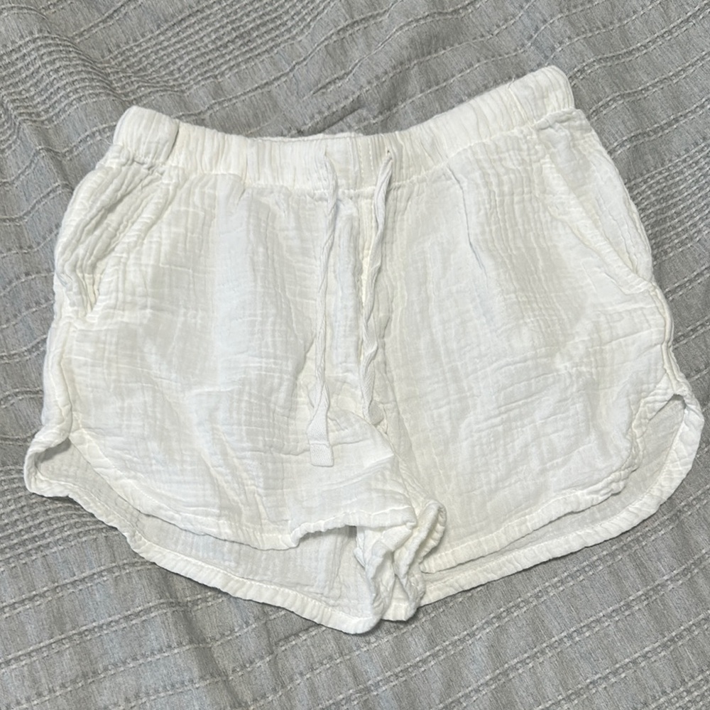 NWOT Stars Above White Gauze Textured Lounge Shorts